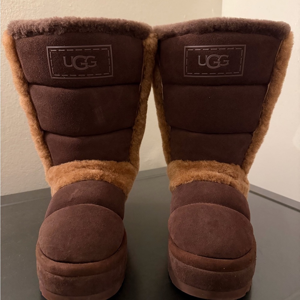 UGG Chilapeak Burnt Ceda Boot Tall Size 8